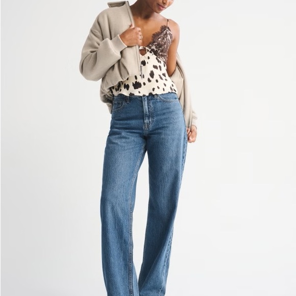 Abercrombie & Fitch Denim - Abercrombie & Fitch High-Rise Loose Jeans in Medium Denim